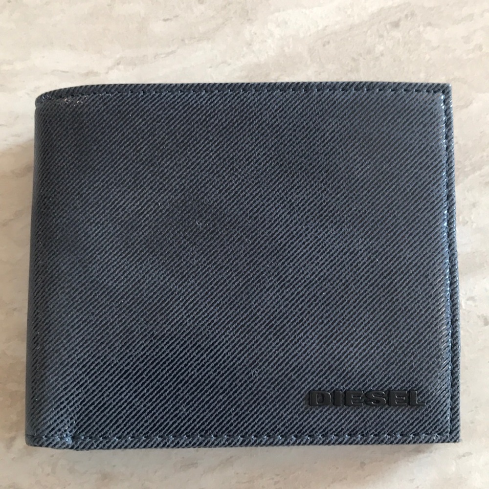 ***SOLD*** Diesel Leather Men's Wallet (Unused)